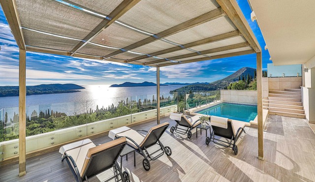 Beach front home in Orasac