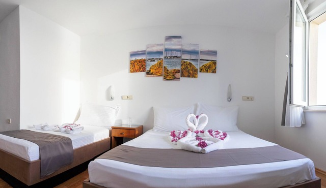 Beach Hotel Plaza in Podgora