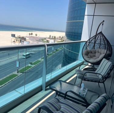 Beachfront Paradise - Ajman Corniche Residence in Ajman