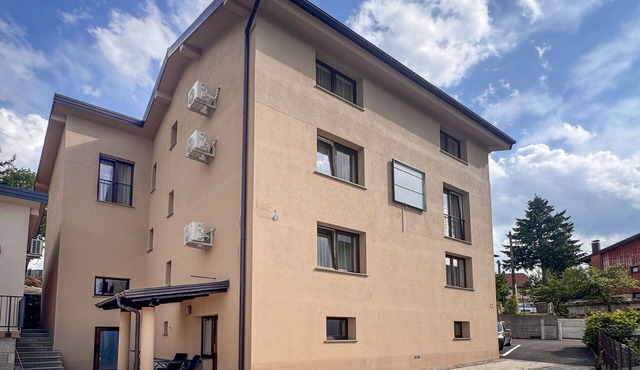 Beautiful apartment for 3 people with WIFI, TV and terrace in Postojna