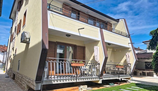 Beautiful apartment for 2 guests with WIFI, A/C, TV, terrace and pets allowed