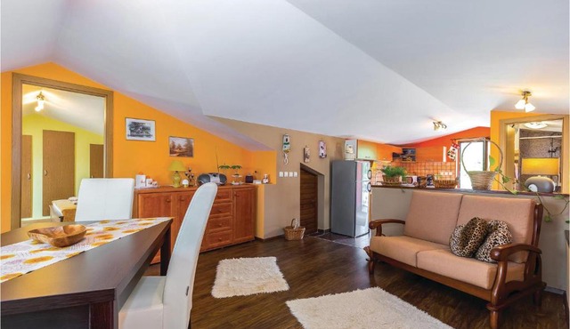 Beautiful Apartment In Hreljin With Wifi