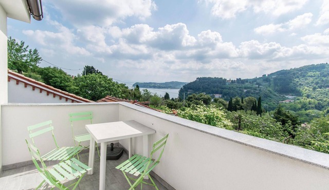 Beautiful apartment in Piran with house sea view in Piran