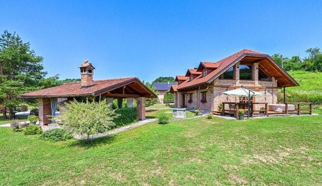 Beautiful home in Prosenik Gubasevski with sauna