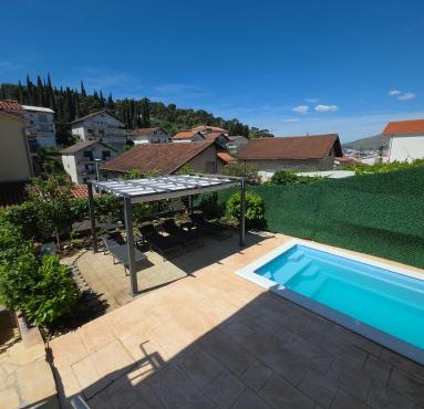 Beautiful Holiday Home "Villa Relax Oasis" in Trogir