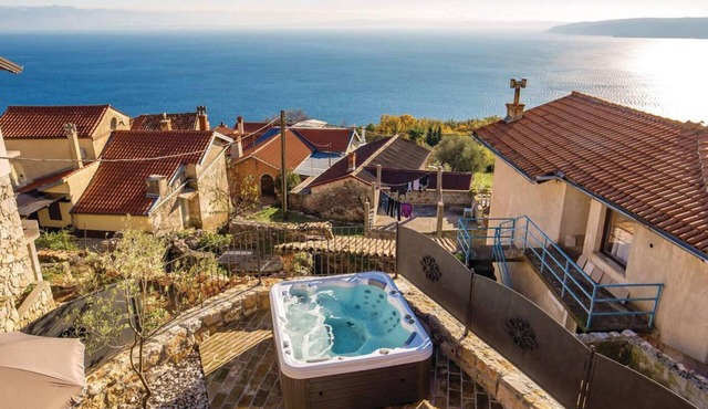 Beautiful home in Moscenicka Draga in Moscenicka Draga