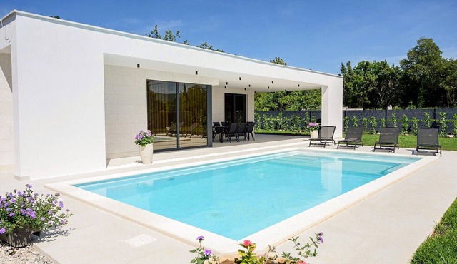 Beautiful home in Donji Prolozac in Donji Prolozac