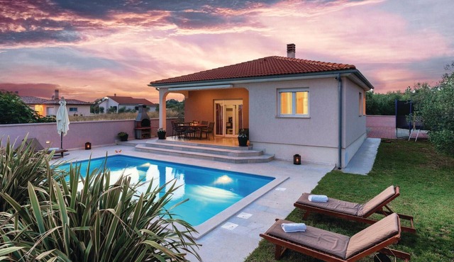 Beautiful home in Pula in Pula