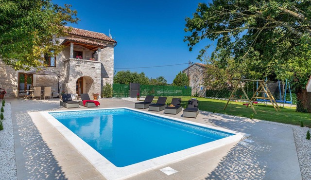 Beautiful home in Rojnici