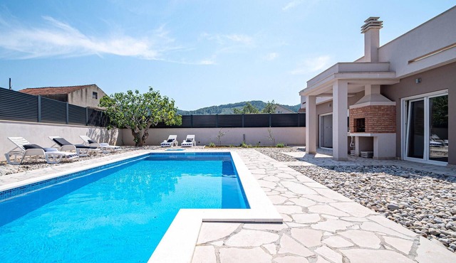 Beautiful home in Vela Luka