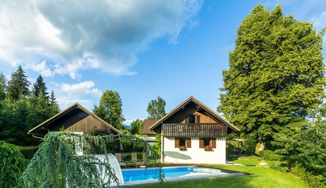 Beautiful house with swimming pool in nature, Pr Matažič in Kamnik