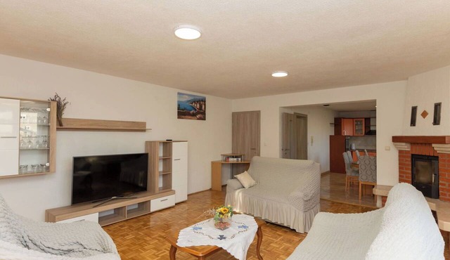 Beautiful private villa with WIFI, A/C, private pool, TV, terrace, pets allowed and panoramic view in Donji Proložac