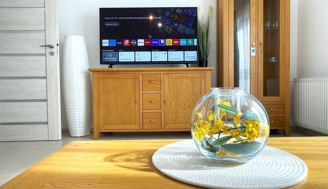 Bella Vista Red Apartment - Smart TVandFree Parking in Brasov