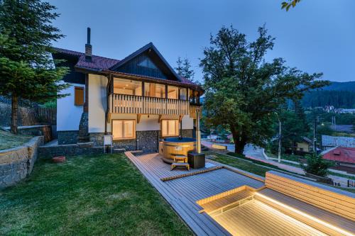 Blend Mountain Villa in Buşteni