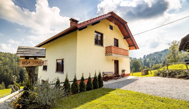 Bloomfield Retreat Country House with Sauna - Three Bedroom Country House in Recica ob Savinji