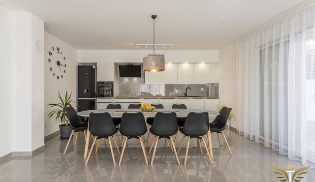 Brand new and unique Villa Tomi in Podstrana