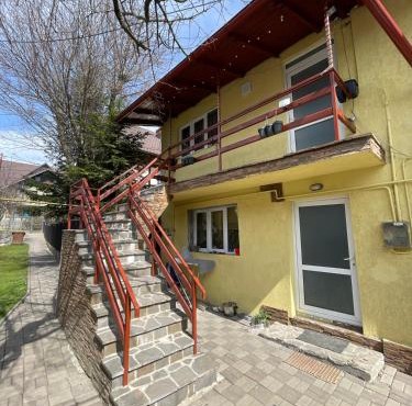 Casa Busteni - Etaj intreg cu living separat in Busteni