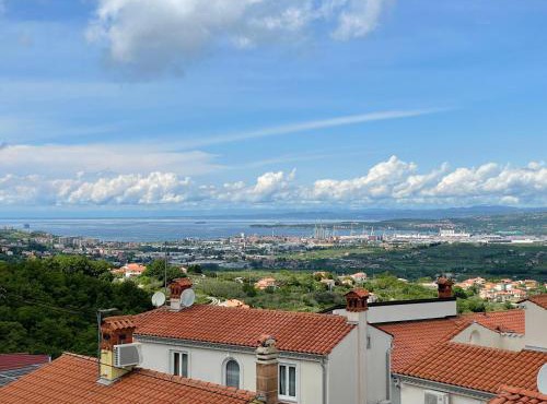 Casa Capodistria with sea view in Koper