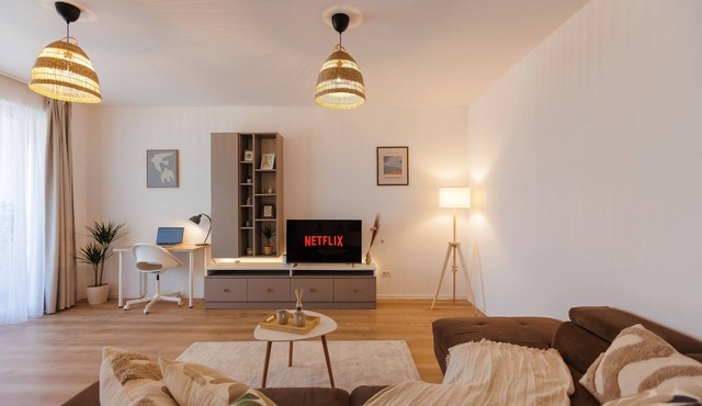 Central apartment with private parking and a balcony, downtown Timisoara in Timișoara