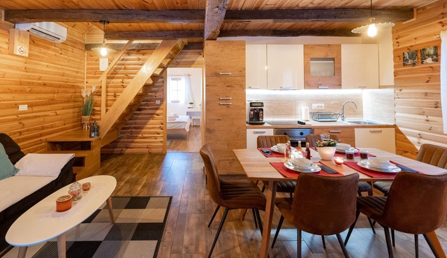 Chalet Markoci With Hot Tub, Rakovica, Croatia in Rakovica