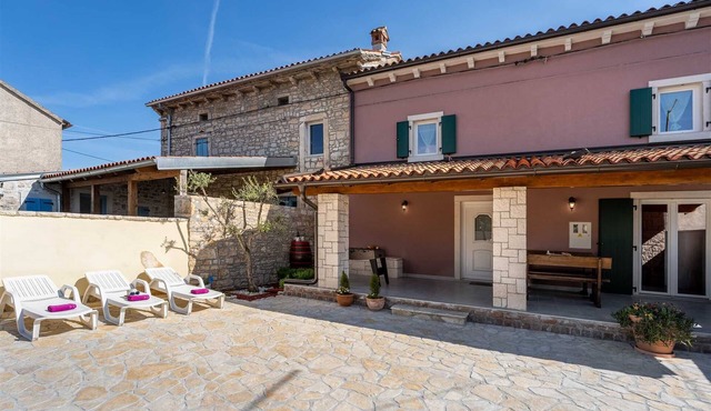 Charming 2-bedroom holiday home Casa Mia in Butkovići