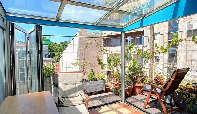 Charming Central Belgrade Apartment in Bohemian Quarter OpticalNet 1Gb Download in Beograd