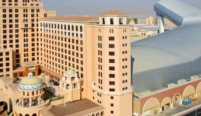 Charming Studio Apt Wid Balcony Near Dubai Mall in Dubai