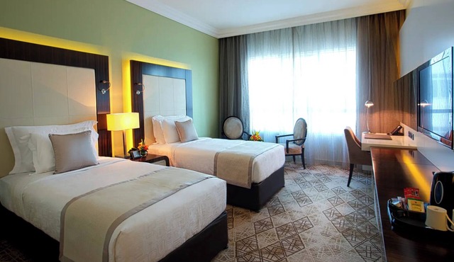 Classic | Elite Byblos | Rooftop Pool, Spa, Near Mall of the Emirates in Dubai
