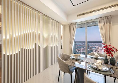 Coastal Marina Escape - 4 BR Sea, Dubai Eye & Palm View in Dubai