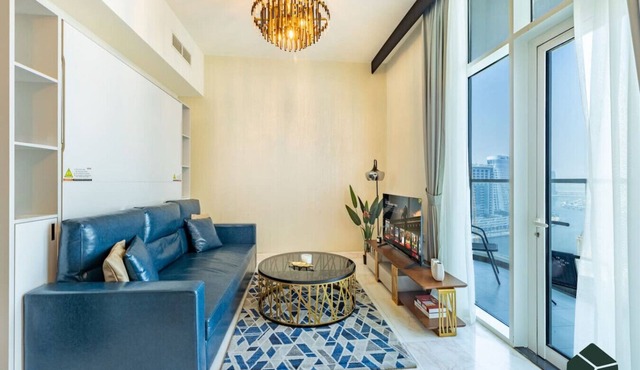 Convertible 1BR+1 | Canal & Skyline View | BMS in Dubai