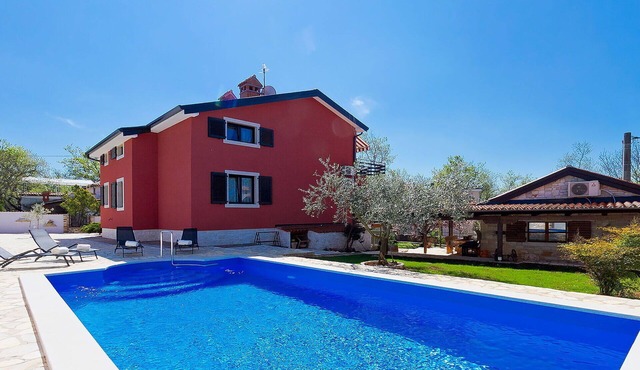 Cosy apartment for 6 guests with private pool, WIFI, A/C, TV and terrace