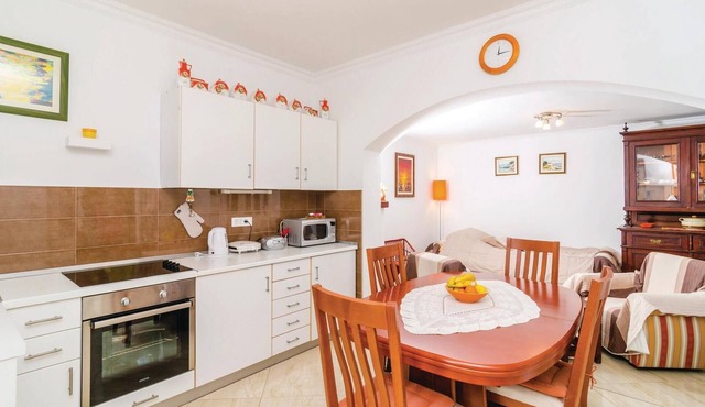 Cozy home in Zaton Veliki with kitchen in Zaton Veliki