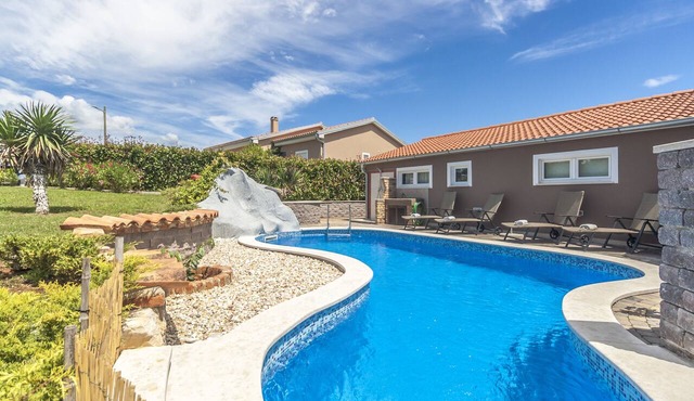 Cozy pool house Tomas, near Pula, with 2 bedrooms in Marčana