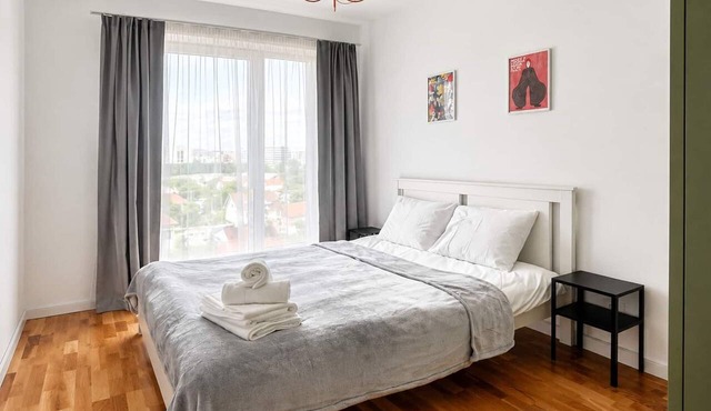 Cozy Urbana Flat in Oradea with Private Parking Fast WiFi Self Check-in AC in Oradea