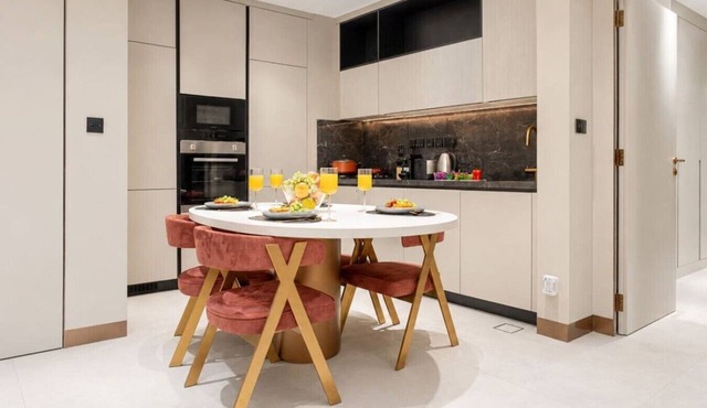 Designer 1BR | Rooftop Pool | Hyde Walk Dubai in Dubai