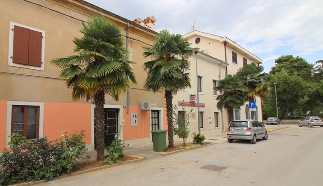 Dog-friendly apartment in the centre of Porec, just 400 metres from the beach in Porec