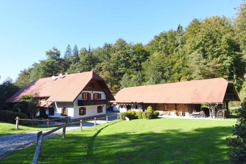 Domačija Šeruga Countryside hotel in Ratez