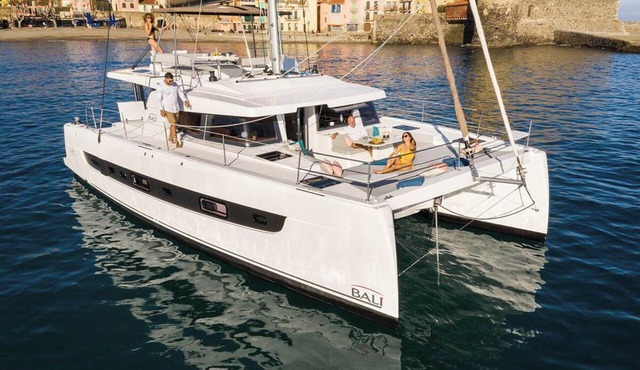 Dubrovnik Delight: A Sun-Kissed Sailing Experience