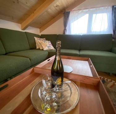 Dutaka Boutique Villa with Pool in Polje Ostružnica