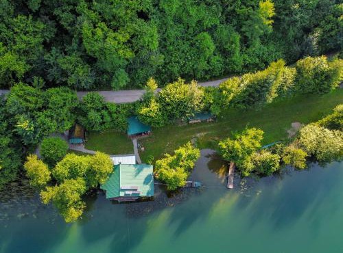 ECO cabin Plivsko jezero Jajce in Jajce