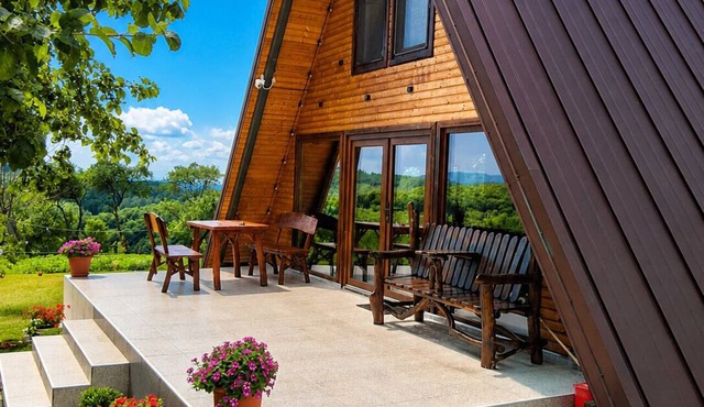 Edera Chalet – Cozy & Natural with a Private Jacuzzi in Mătișești