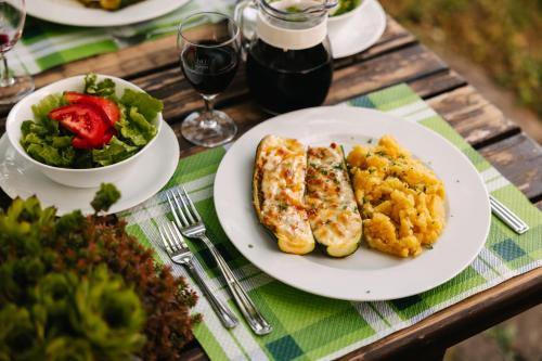 Eko Homestead Luka - Escape Room, Archery, BBQ, Rafting and more - in Vrh pri Fari