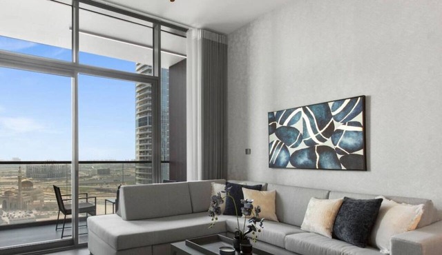 Elegant 1-Bedroom with Stunning Lake View in JLT in Dubai