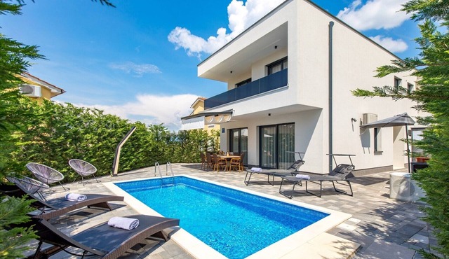 Elegant Metra Maris2 Villa with Ocean Views and a Pool in Krk in Malinska