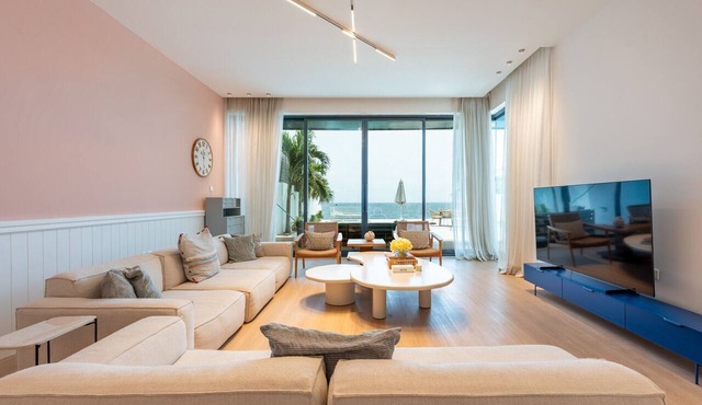 Exceptional 4BR Coastal Villa w/Assistant’s Room, Private Pool and Scenic Sea Views in Fujairah