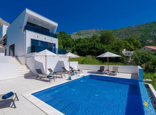 Exclusive Villa Belenum with breakfast,gym,sauna