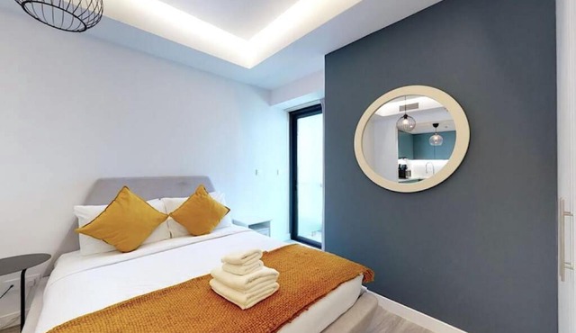 Fabulous Studio in JLT with Lake View in Dubai