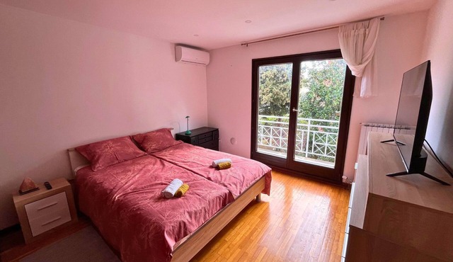 Family Apartment with Sea and City View