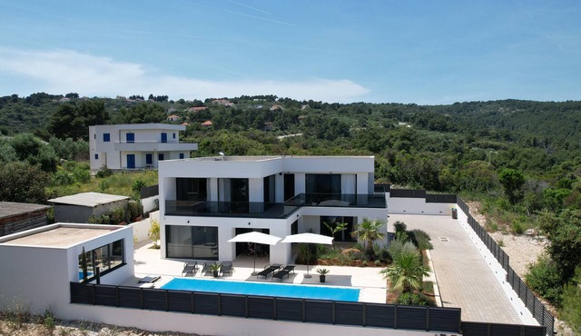 Family friendly house with a swimming pool Rogač, Šolta (K-25444) in Grohote