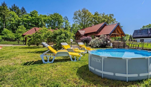 Family Retreat near Zagreb with Pool & Garden, Velika Buna, Croatia